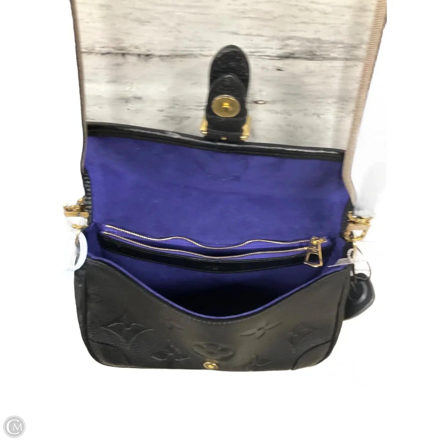Crossbody Luxury Designer By Louis Vuitton, Size: Medium