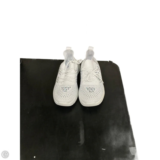 Shoes Athletic By Clothes Mentor In White, Size: 7.5