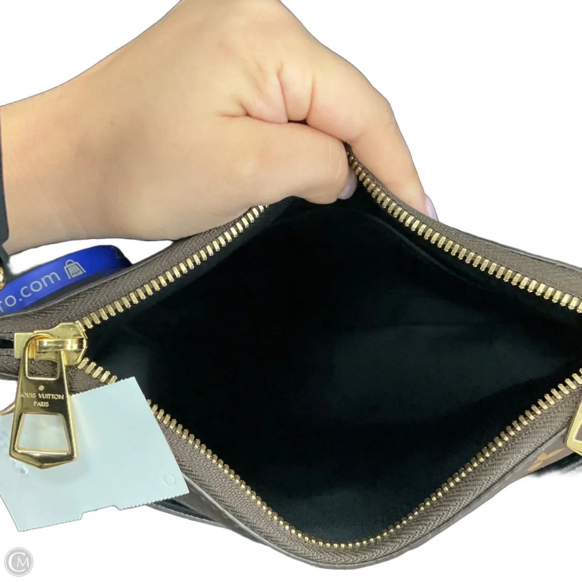 Crossbody Luxury Designer By Louis Vuitton, Size: Medium