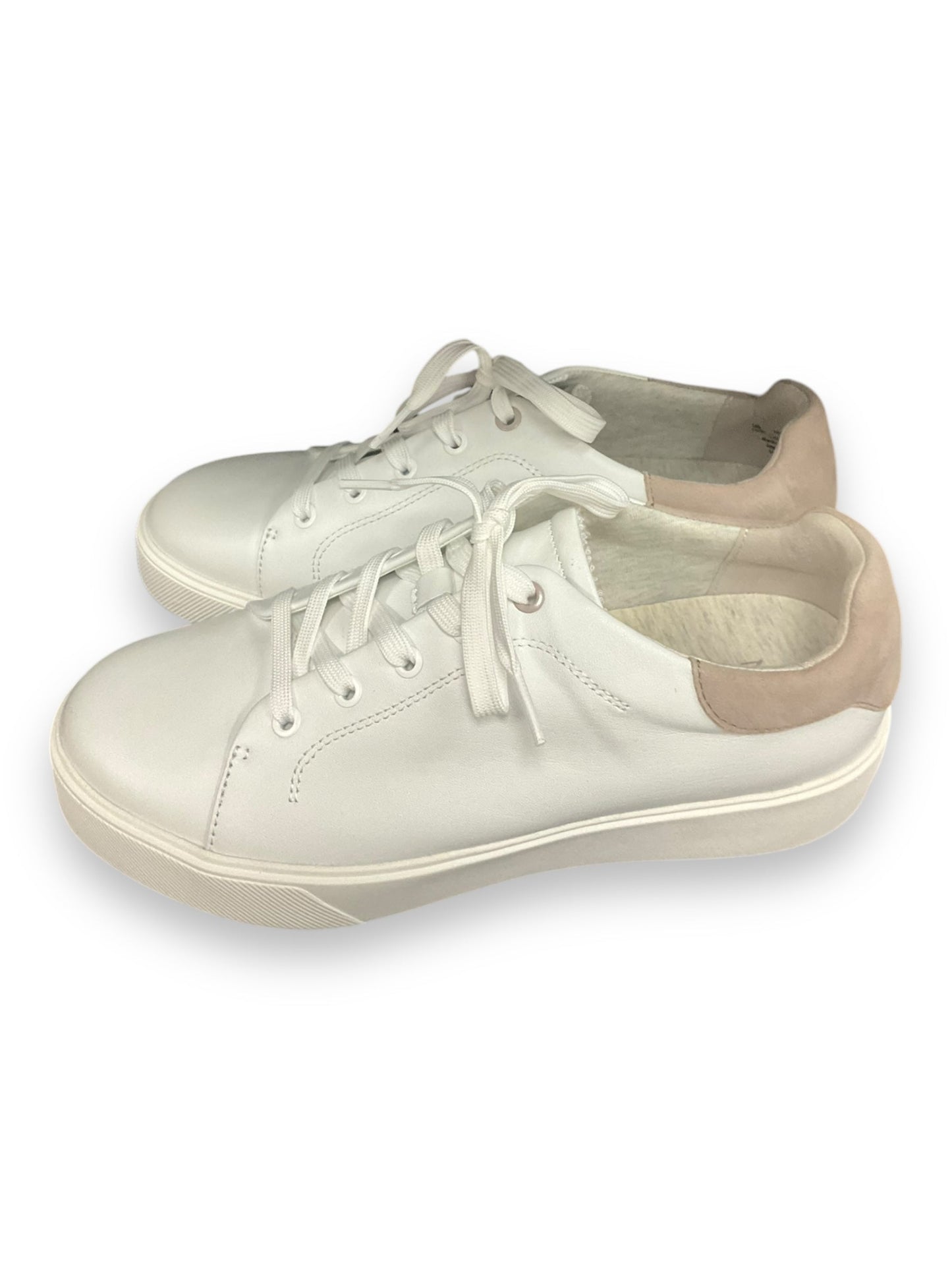 Shoes Sneakers By Naturalizer In White, Size: 10