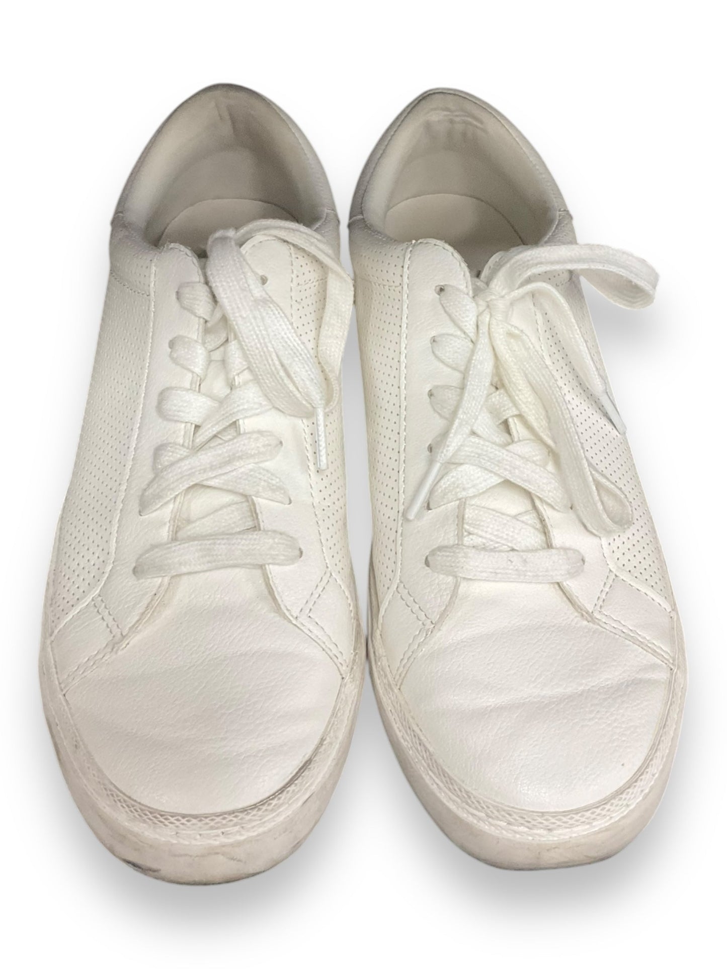 Shoes Sneakers By Clothes Mentor In White, Size: 9