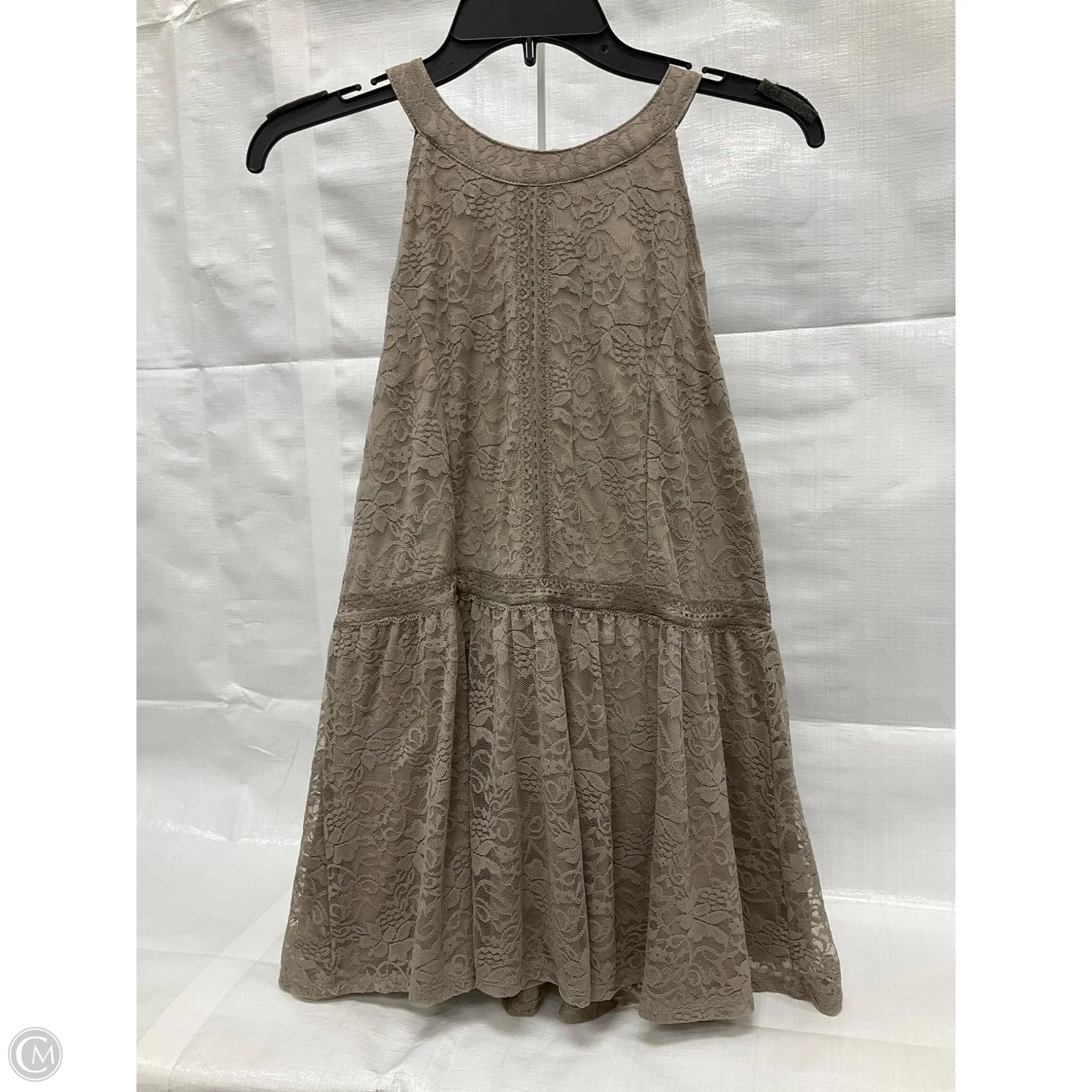 Top Sleeveless By Torrid In Beige, Size: M