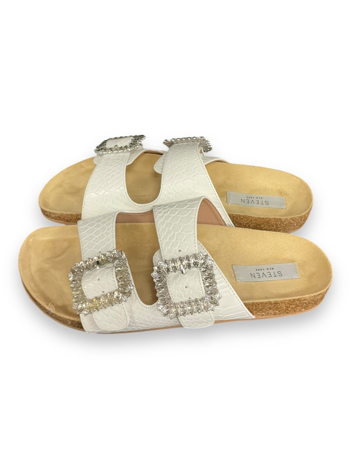 Sandals Flats By Clothes Mentor In Tan & White, Size: 9.5