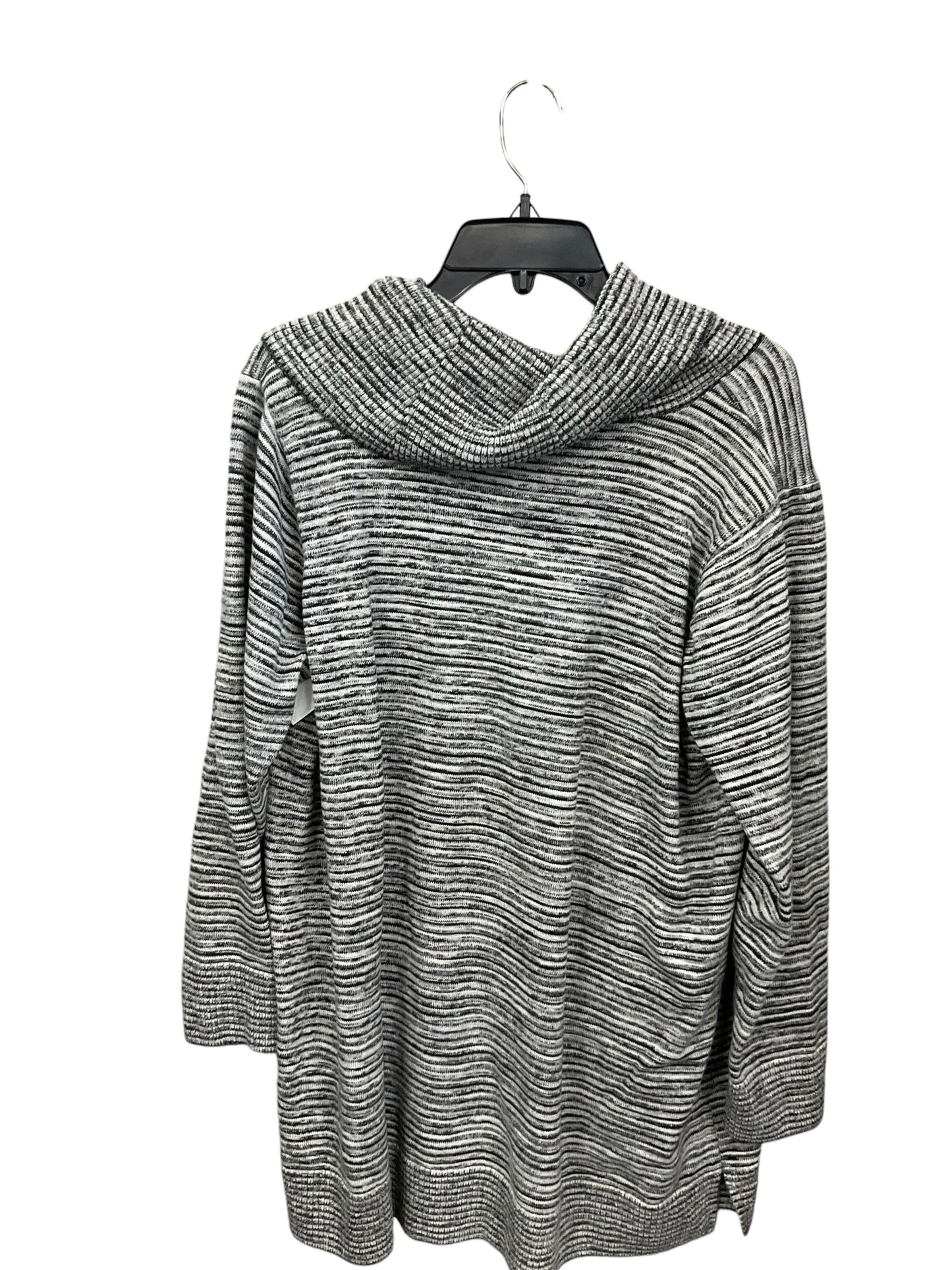 Sweater By Eight Eight Eight In Grey, Size: 2x