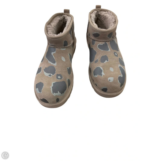 Boots Designer By Ugg In Camouflage Print, Size: 10