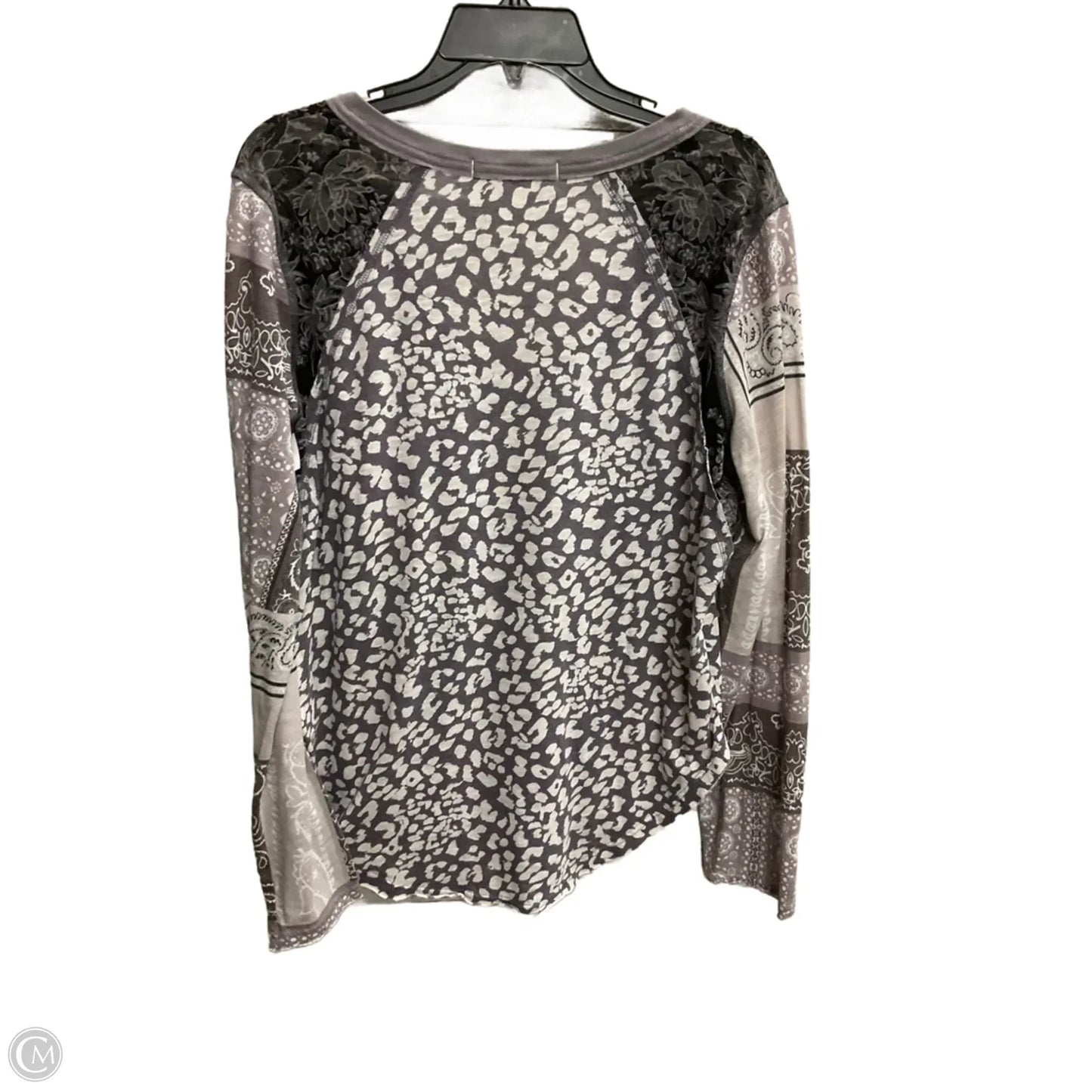 Top Long Sleeve By We The Free In Geometric Pattern, Size: L