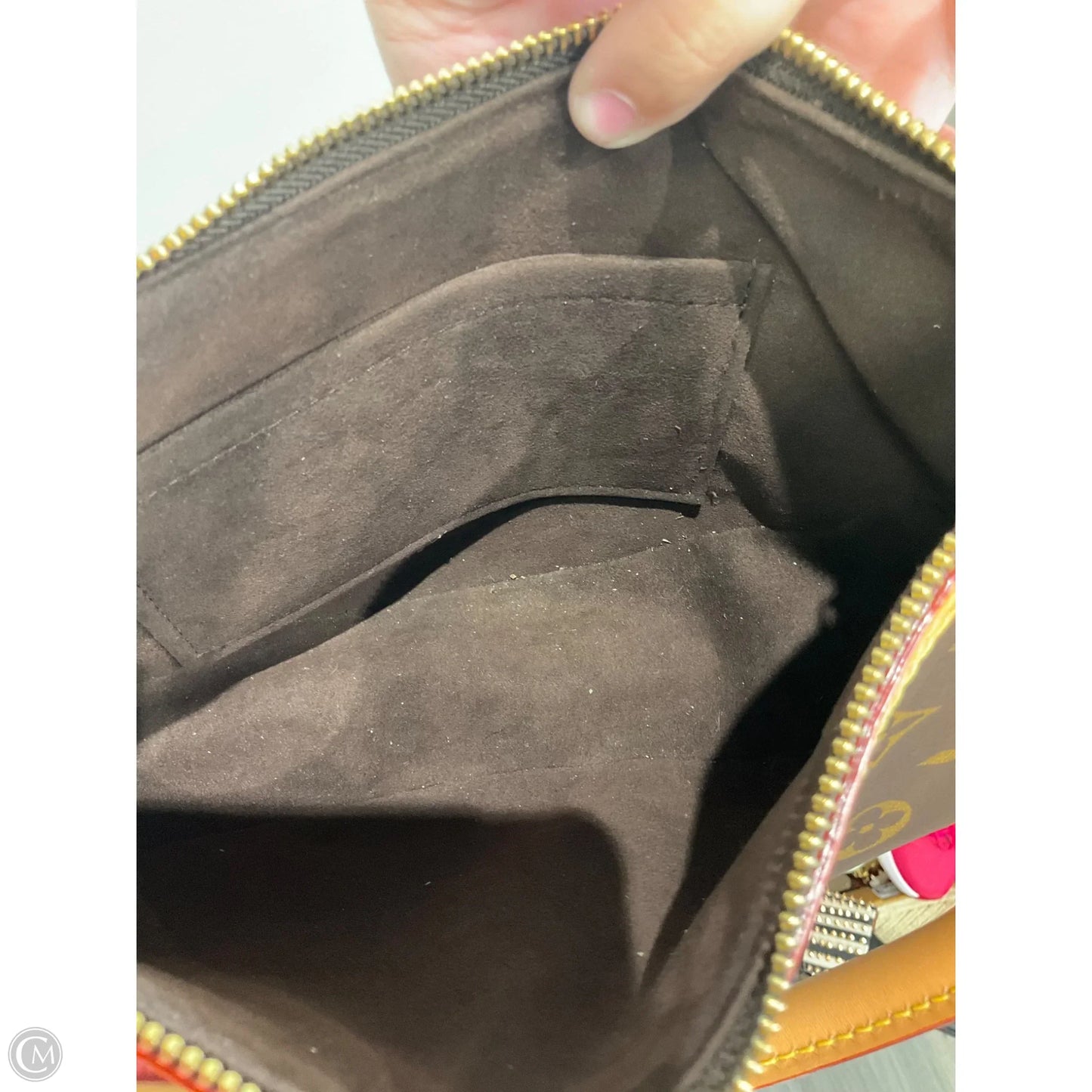 Crossbody Luxury Designer By Louis Vuitton, Size: Medium