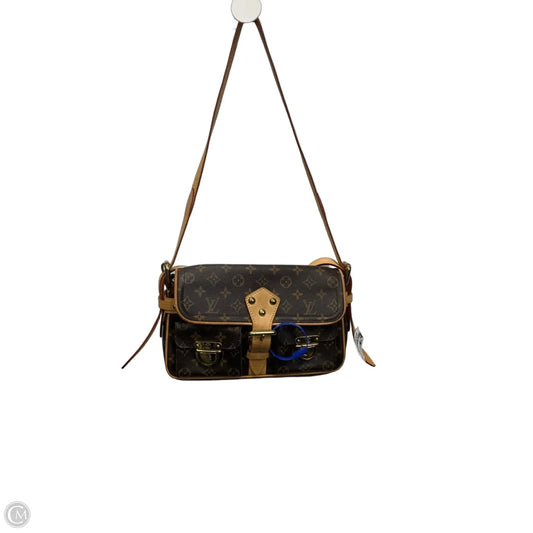 Crossbody Luxury Designer By Louis Vuitton, Size: Medium