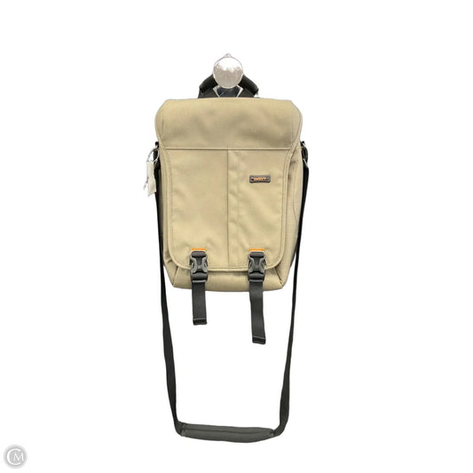 Crossbody By Clothes Mentor, Size: Medium
