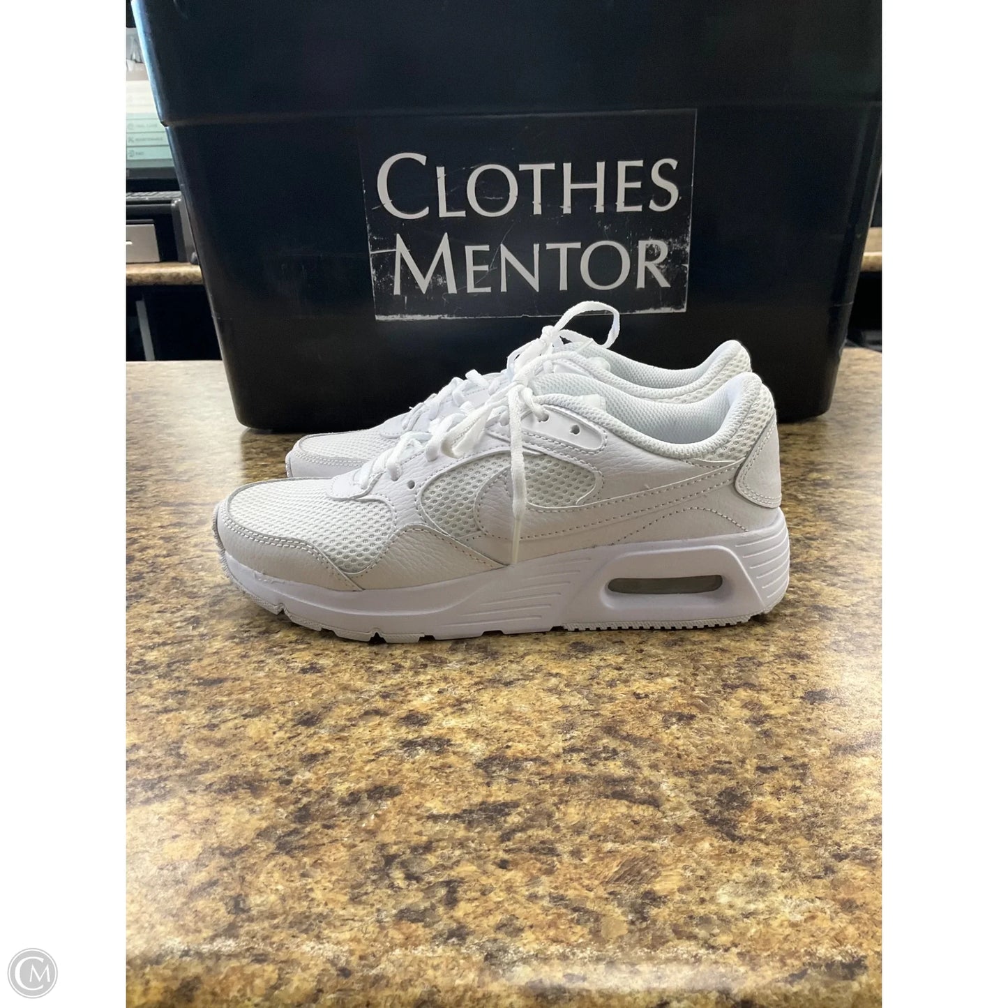 Shoes Athletic By Nike In White, Size: 6