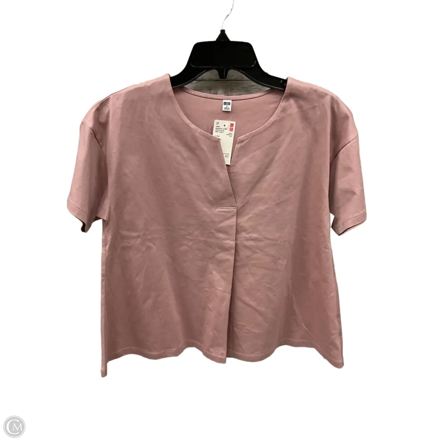 Top Short Sleeve By Uniqlo In Beige, Size: S
