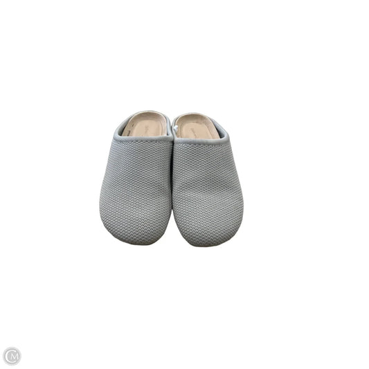Shoes Flats By Universal Thread In Taupe, Size: 7.5