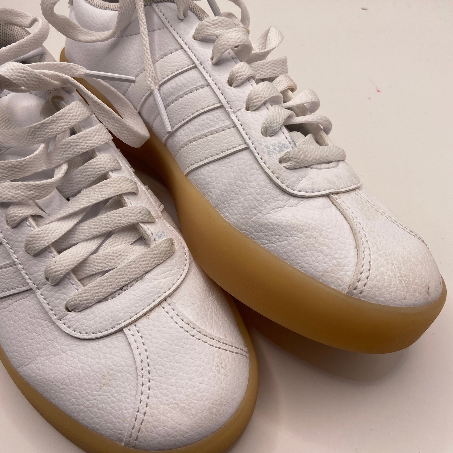 Shoes Sneakers By Adidas In White, Size: 7