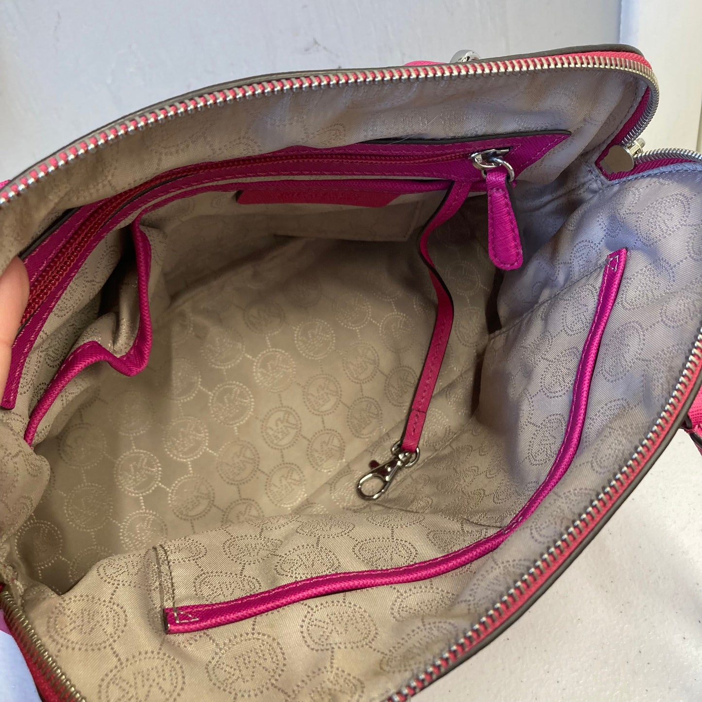 Handbag Designer By Michael Kors In Pink, Size:Medium