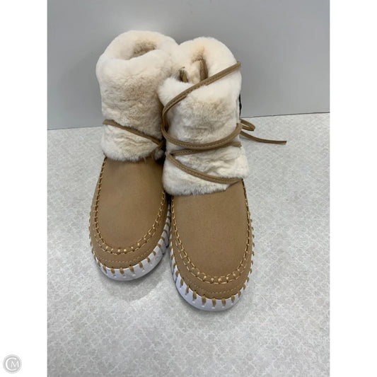 Boots Ankle Flats By Ilse Jacobsen  In Brown & Cream, Size: 8.5