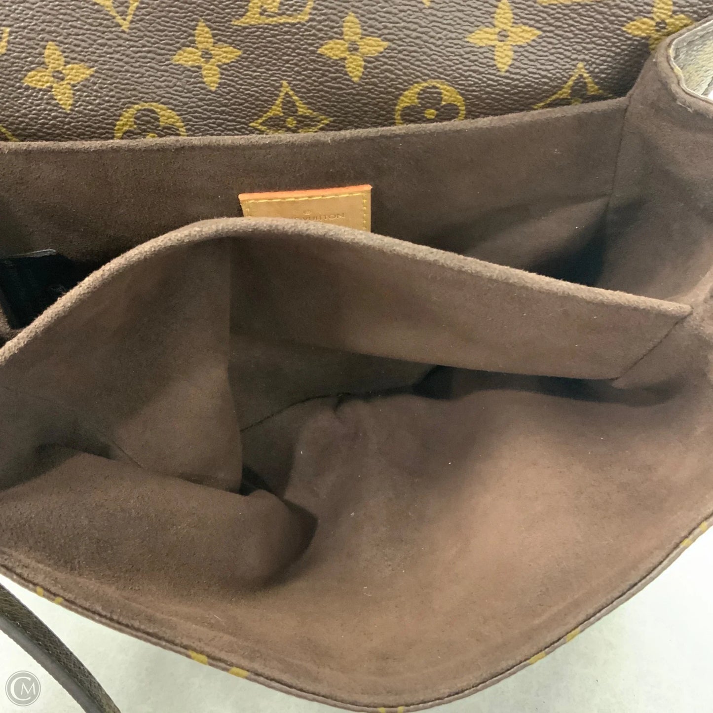 Handbag Luxury Designer By Louis Vuitton, Size: Medium