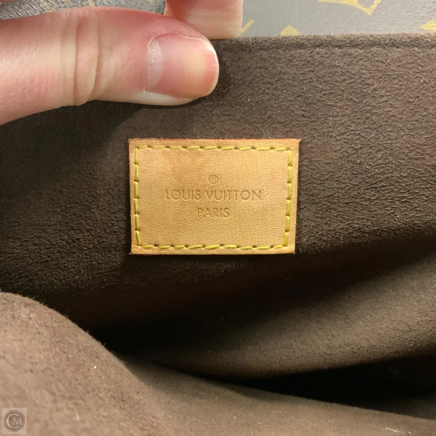 Handbag Luxury Designer By Louis Vuitton, Size: Medium