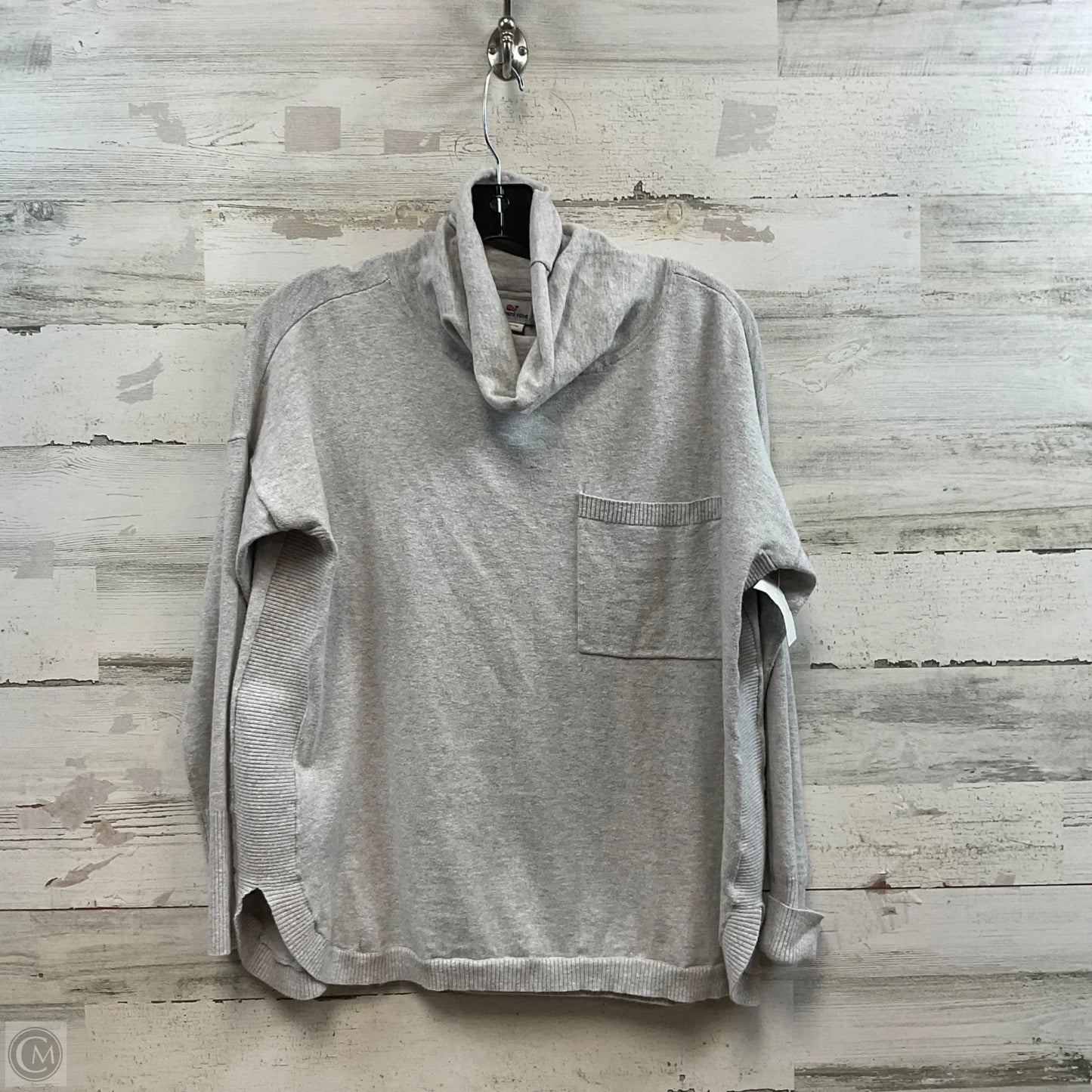 Top Long Sleeve By Vineyard Vines In Grey, Size: S