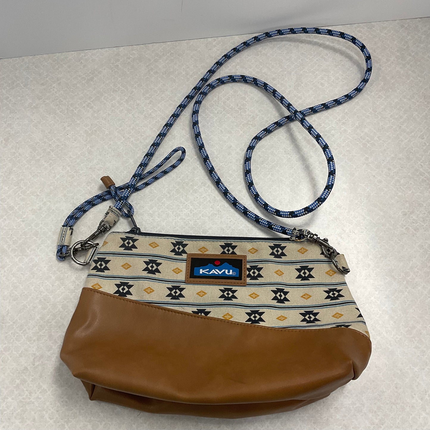 Crossbody By Kavu  Size: Small