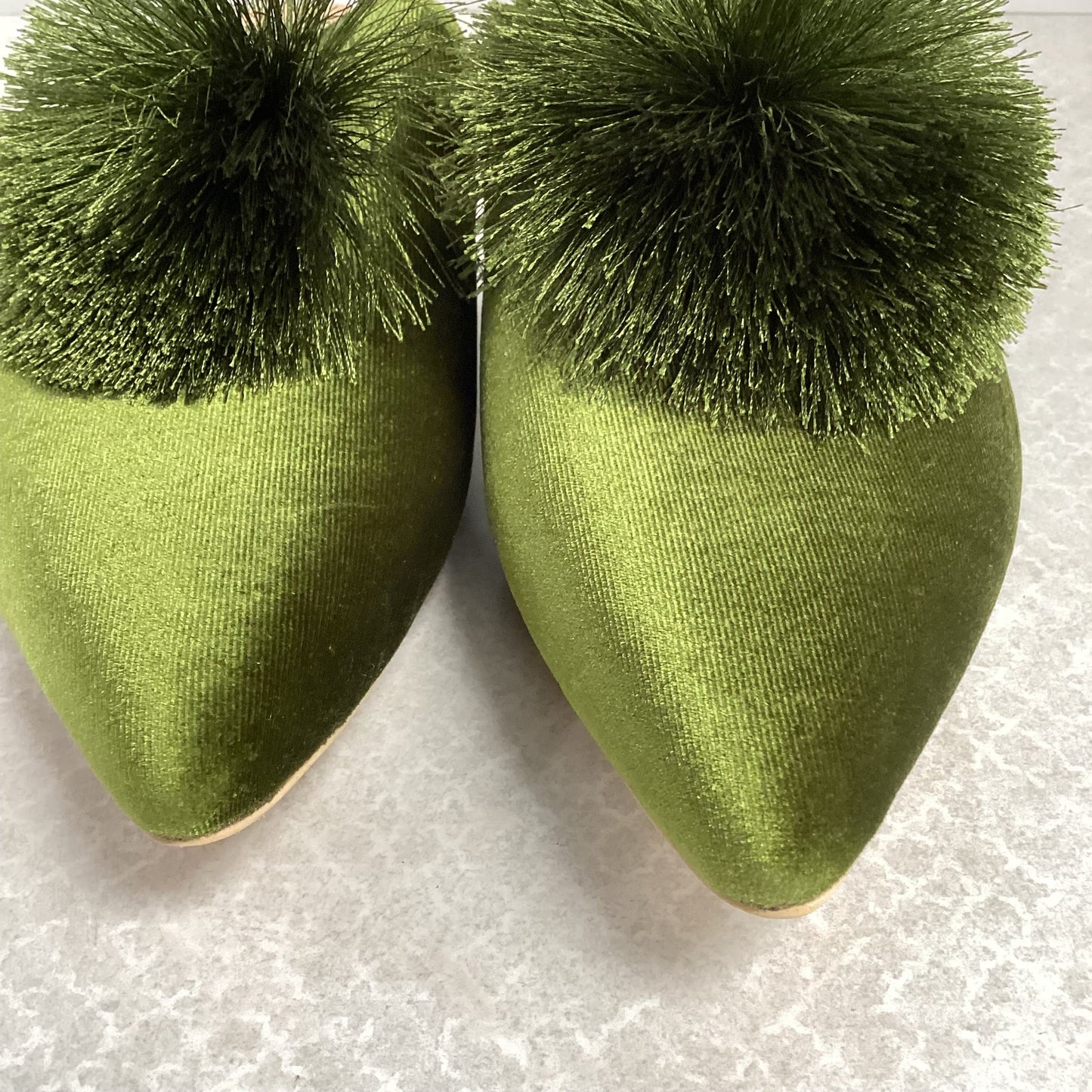 Shoes Flats By Divanne  Green, Size: 7