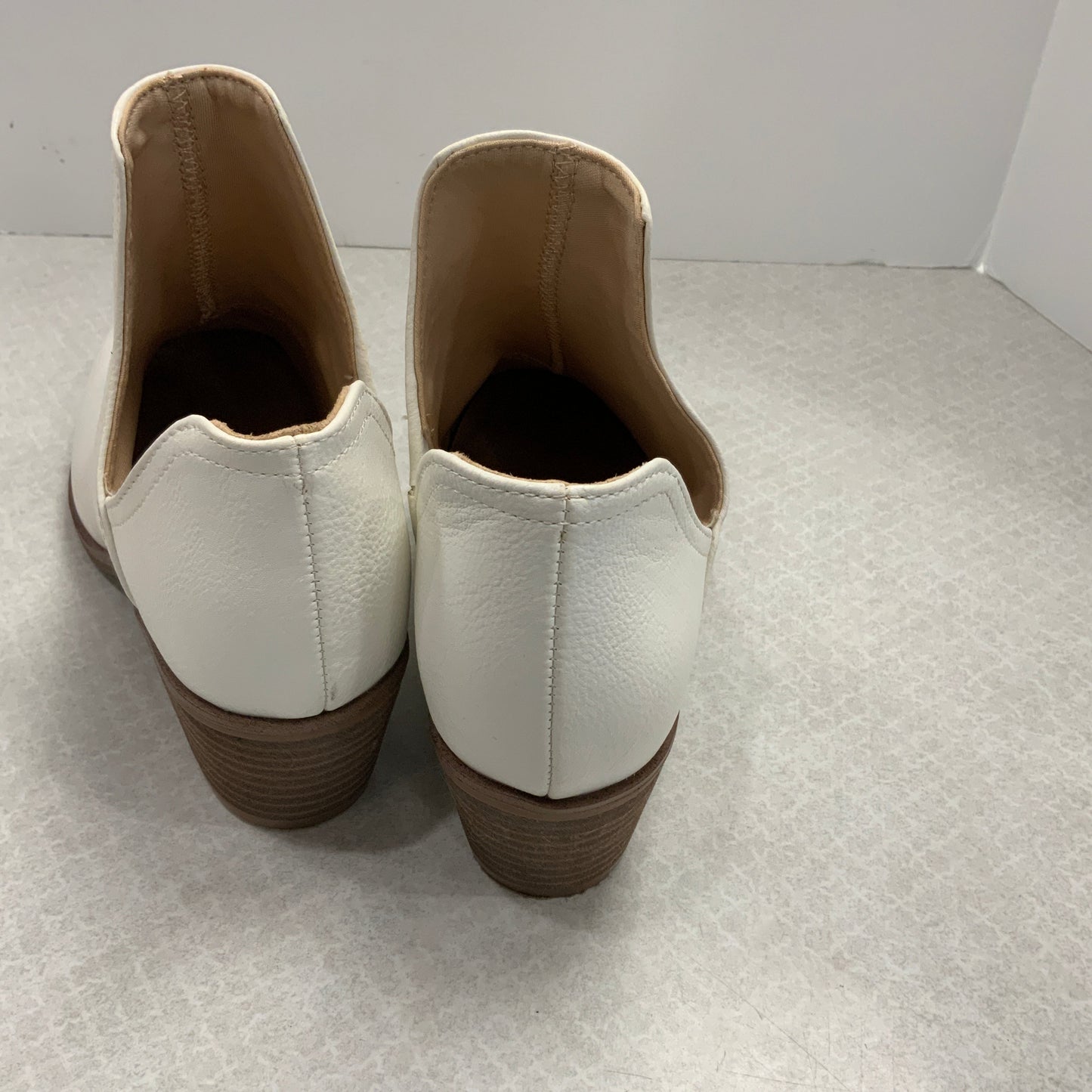 Boots Ankle Heels By Dr Scholls In Cream, Size: 6.5