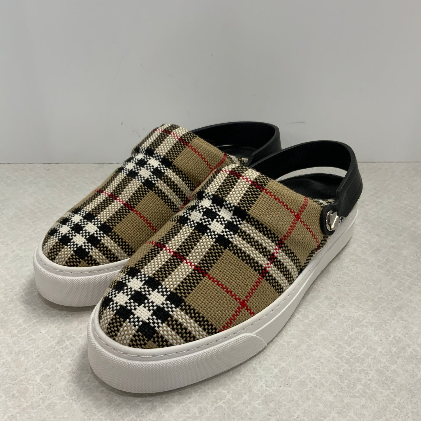 Shoes Sneakers By Burberry In Brown, Size: 8.5