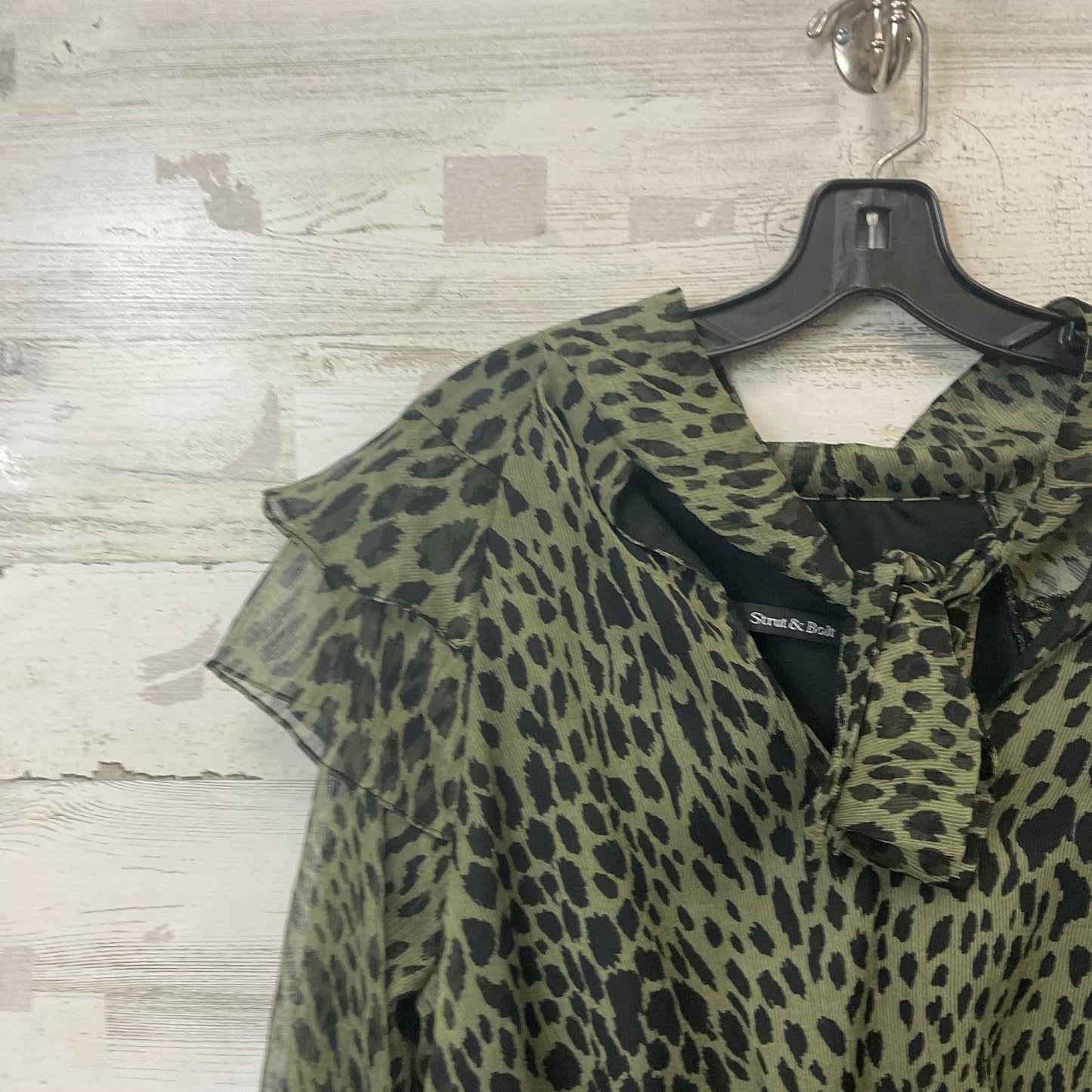 Blouse Long Sleeve By STRUT & BOLT In Green, Size: L