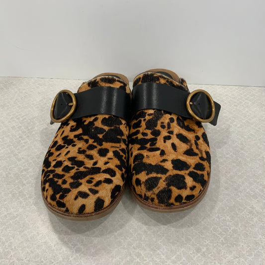 Shoes Flats By Sofft In Animal Print, Size: 8