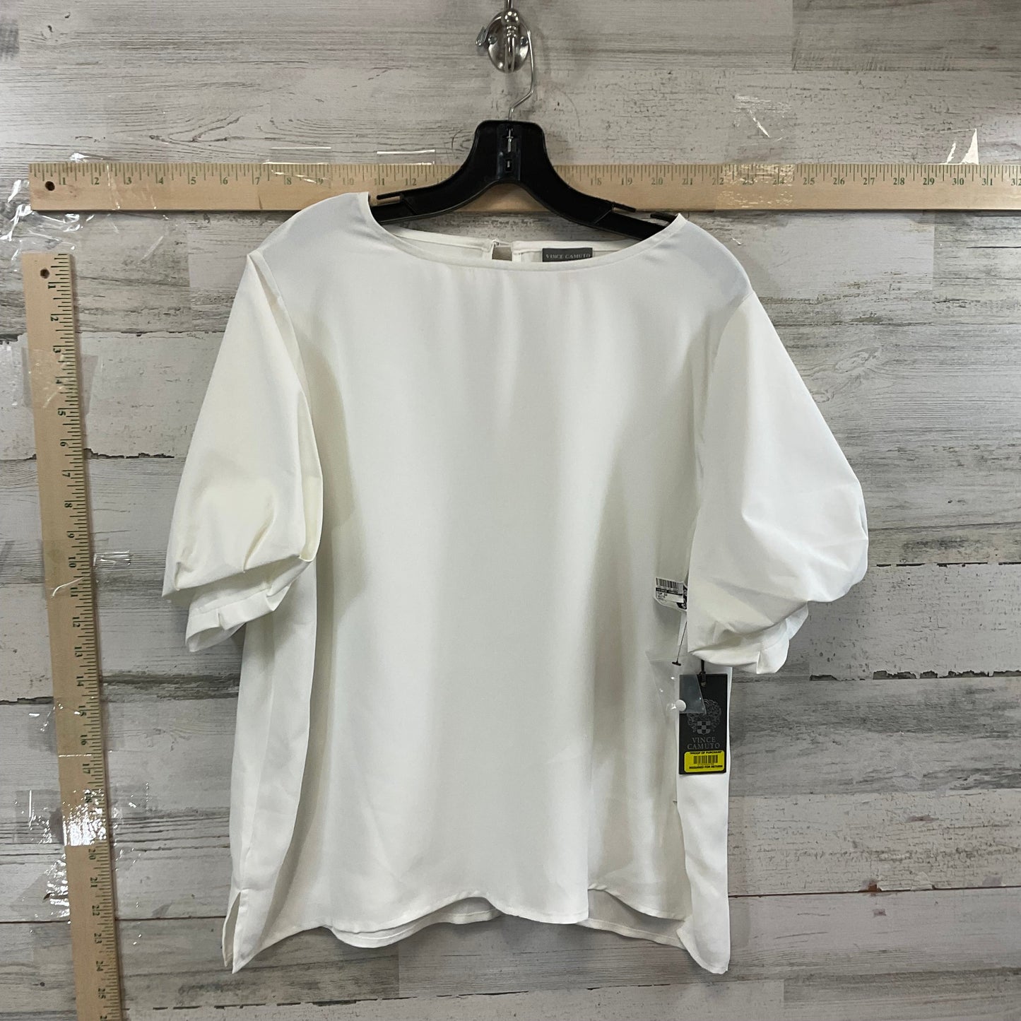 White Top Short Sleeve Vince Camuto, Size L