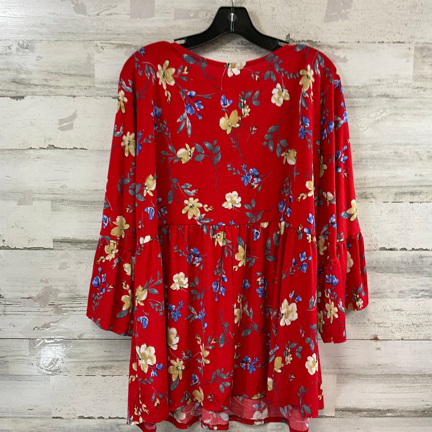 Top Short Sleeve By DEAR SCARLETT In Red, Size: 3x