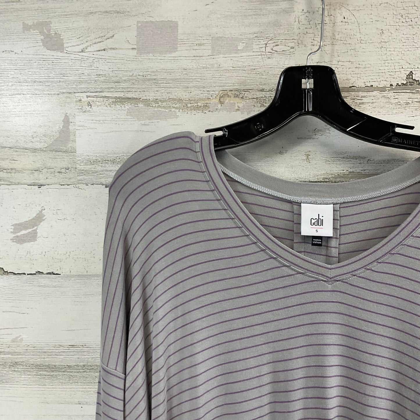 Top Long Sleeve By Cabi In Grey, Size: S