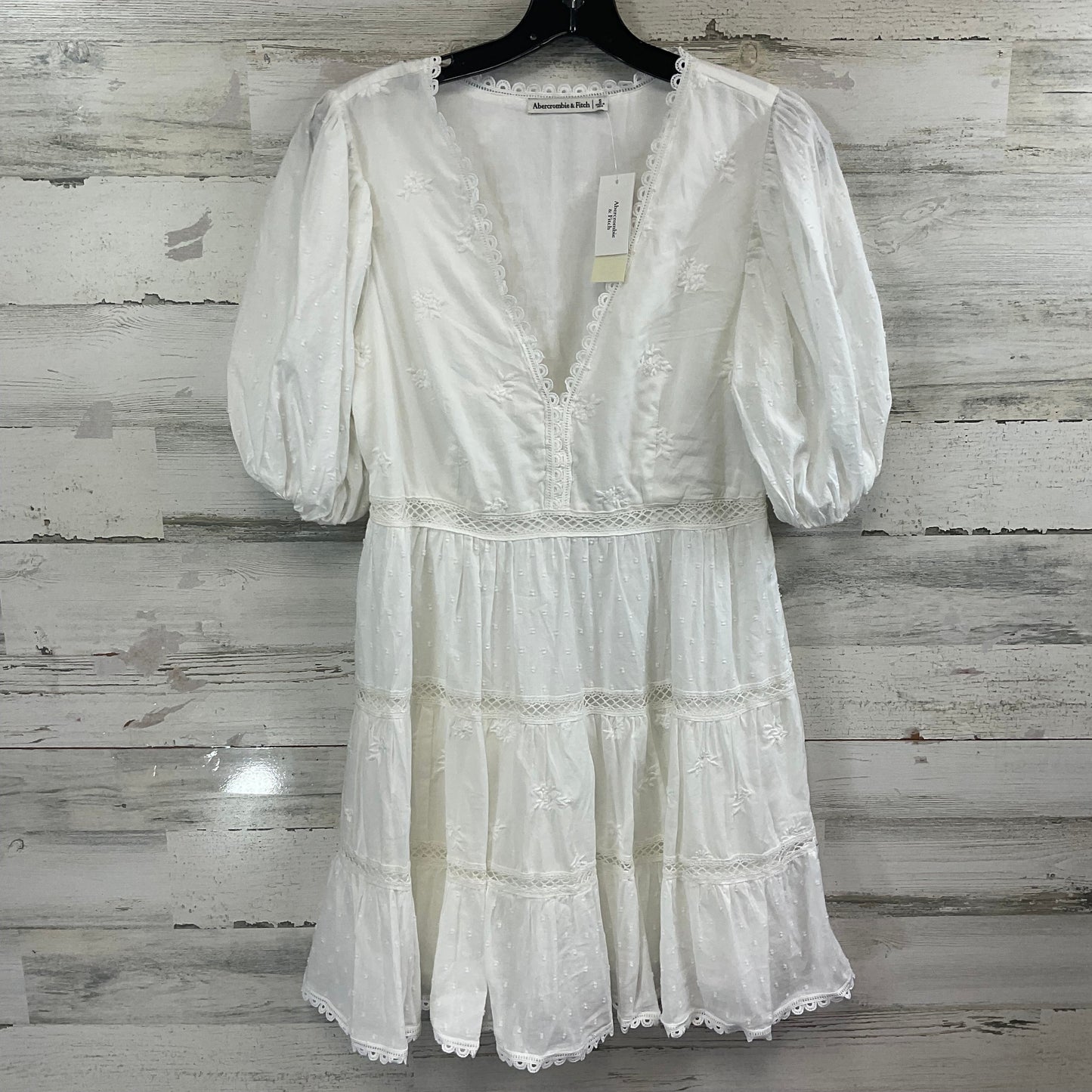 Dress Casual Short By Abercrombie And Fitch In White, Size: S