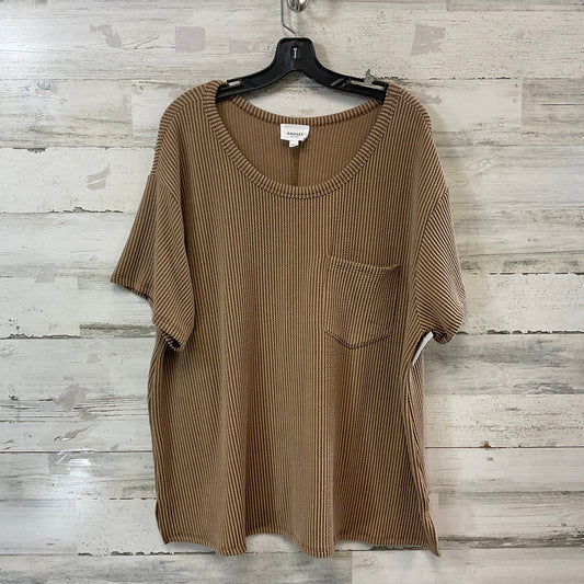 Top Short Sleeve By Andree By Unit In Brown, Size: 1x