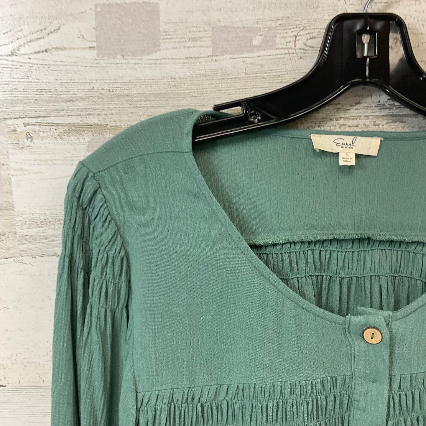 Top Long Sleeve By Easel In Green, Size: L