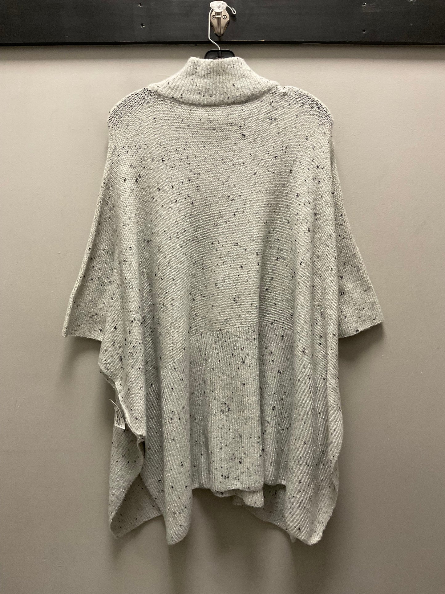 Poncho By Vince Camuto In Grey, Size: Os