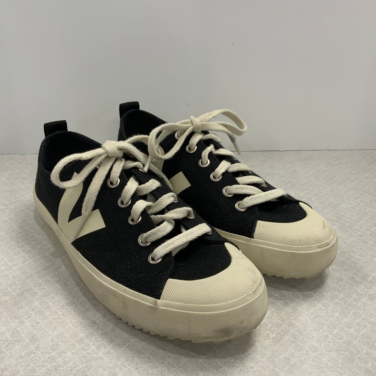 Shoes Sneakers By veja In Black, Size: 8