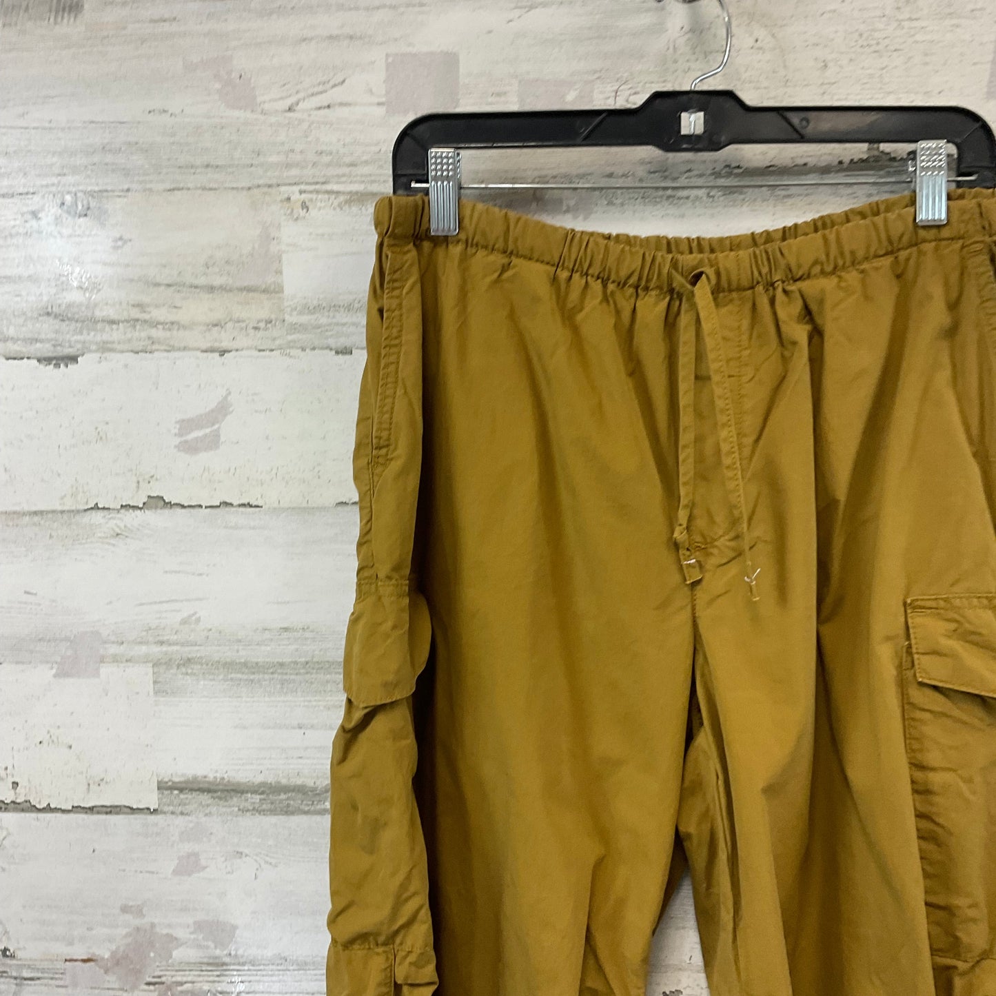 Pants Cargo & Utility By Pilcro In Tan, Size: Mp