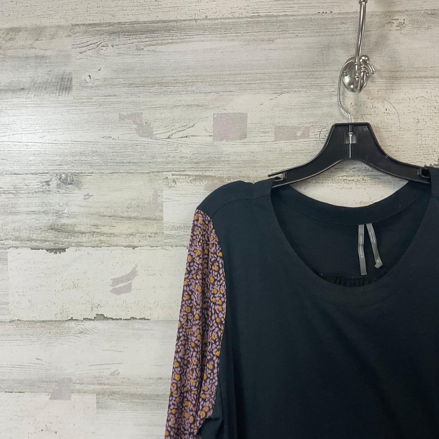 Top Long Sleeve By Anthropologie In Black, Size: Xl