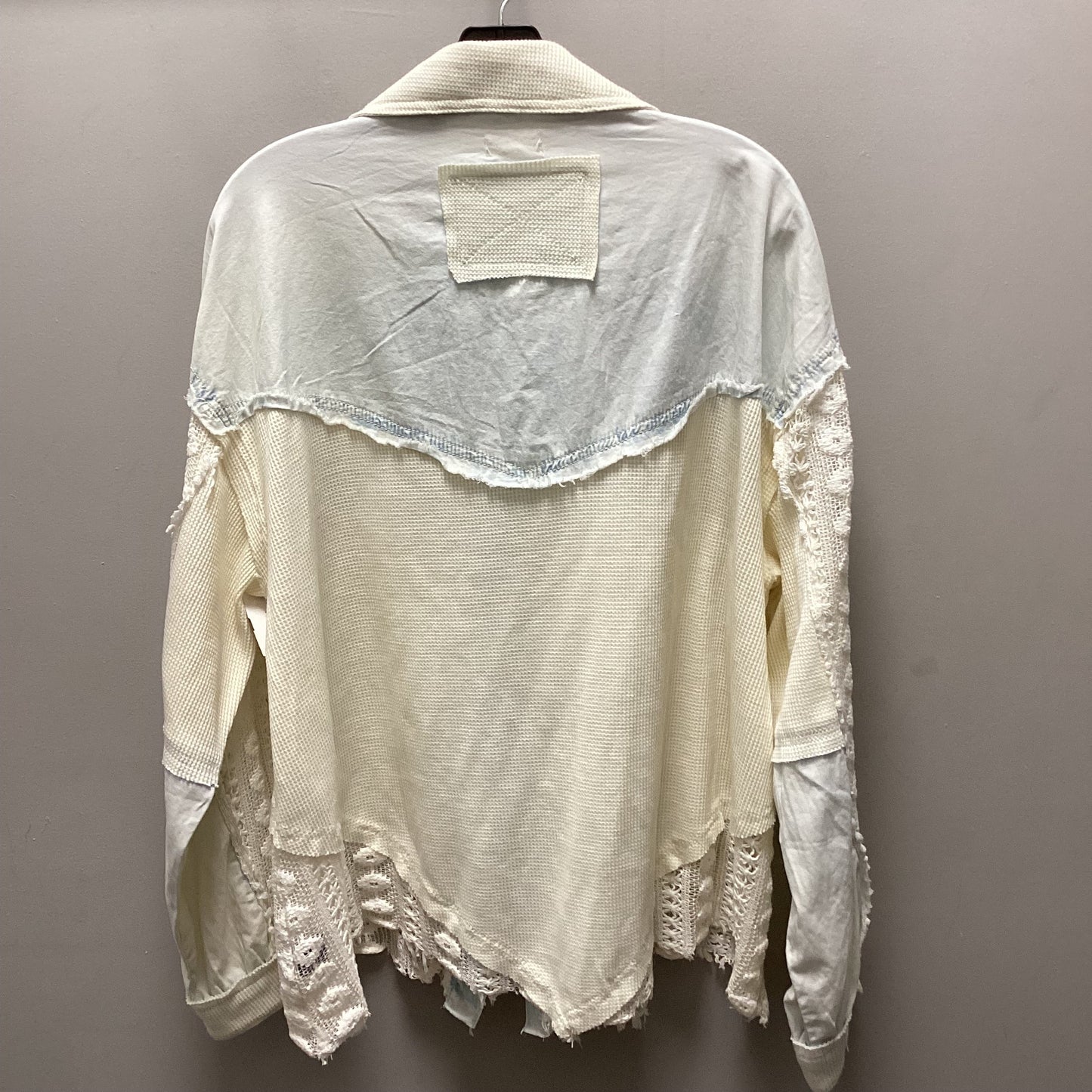 Top Long Sleeve By Pol In Cream, Size: L