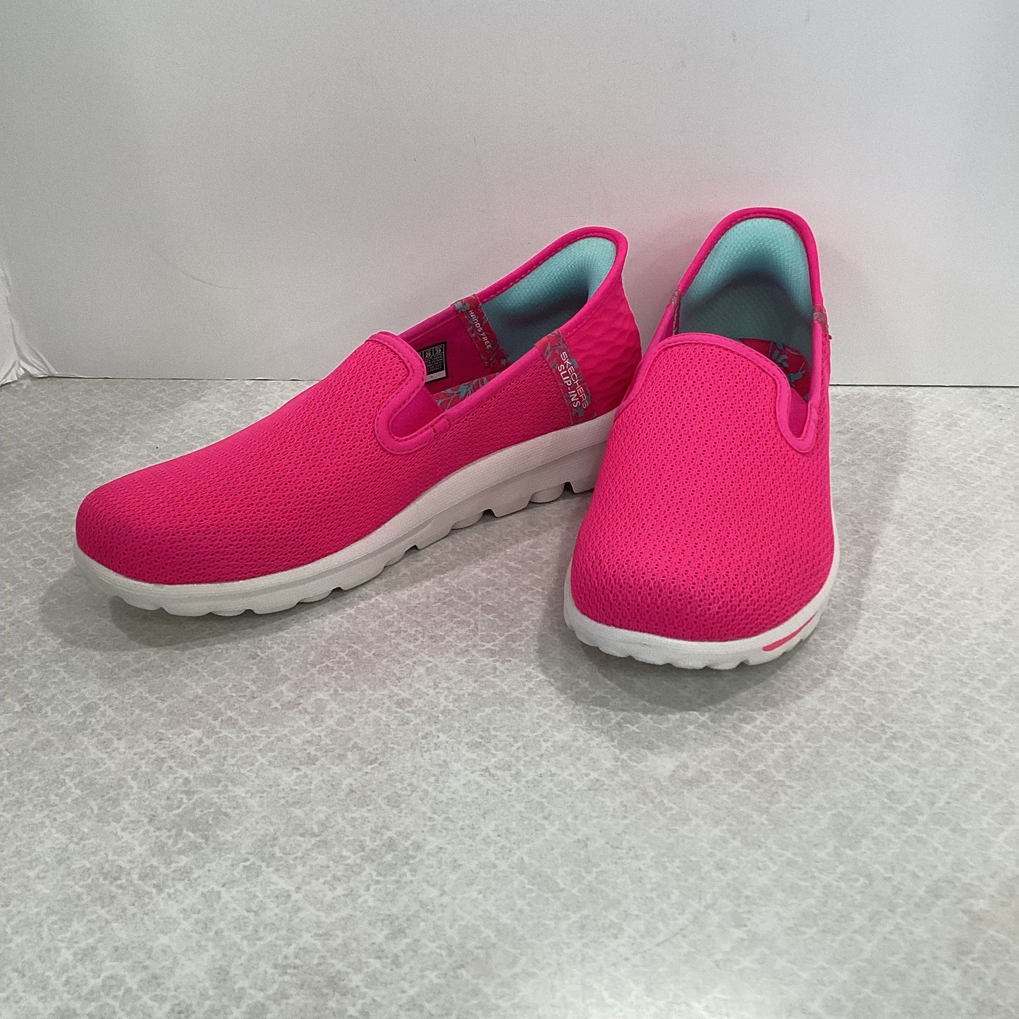 Shoes Sneakers By Skechers In Pink, Size: 9