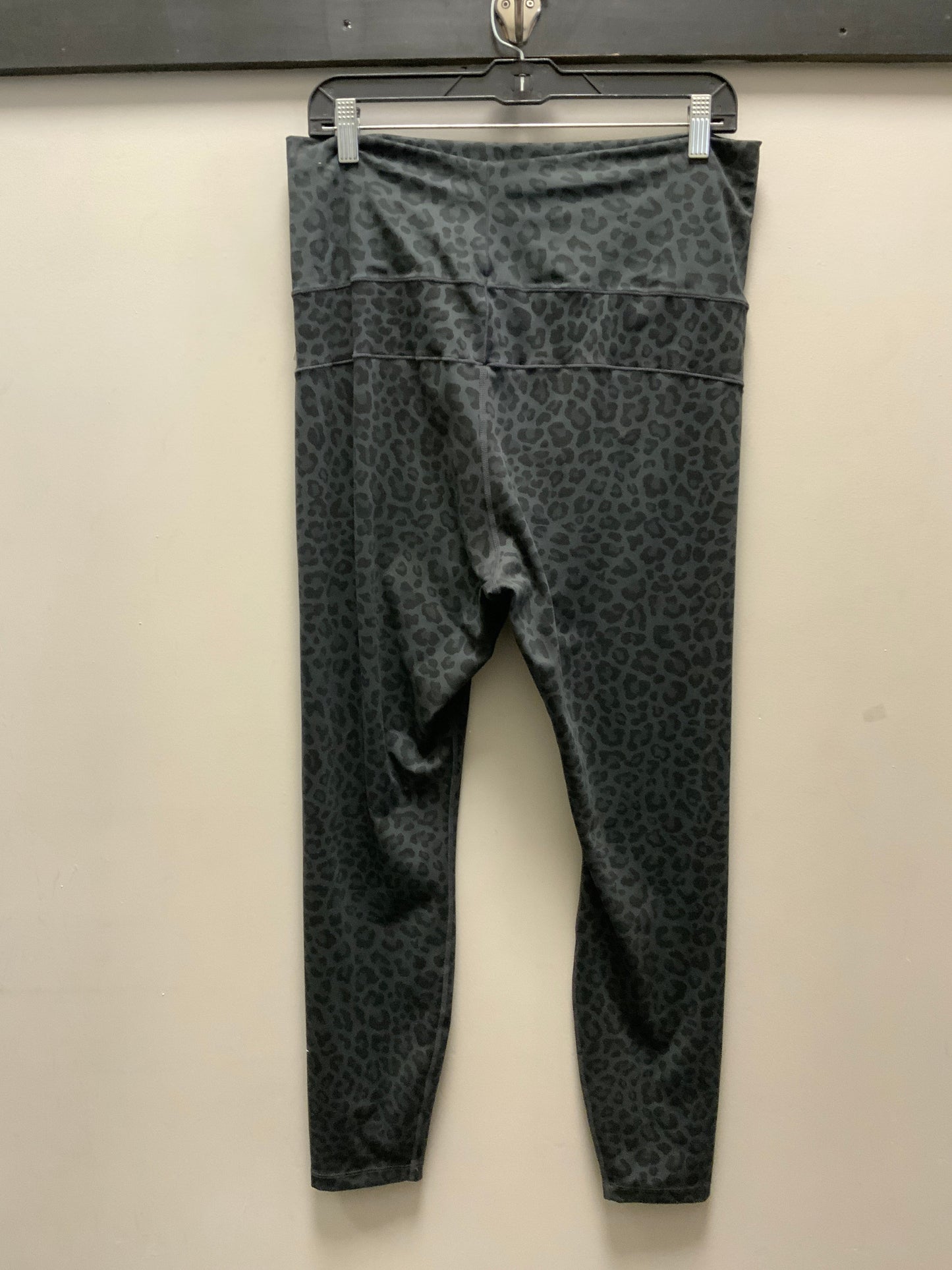 Athletic Leggings By Nike Apparel In Grey, Size: Xl