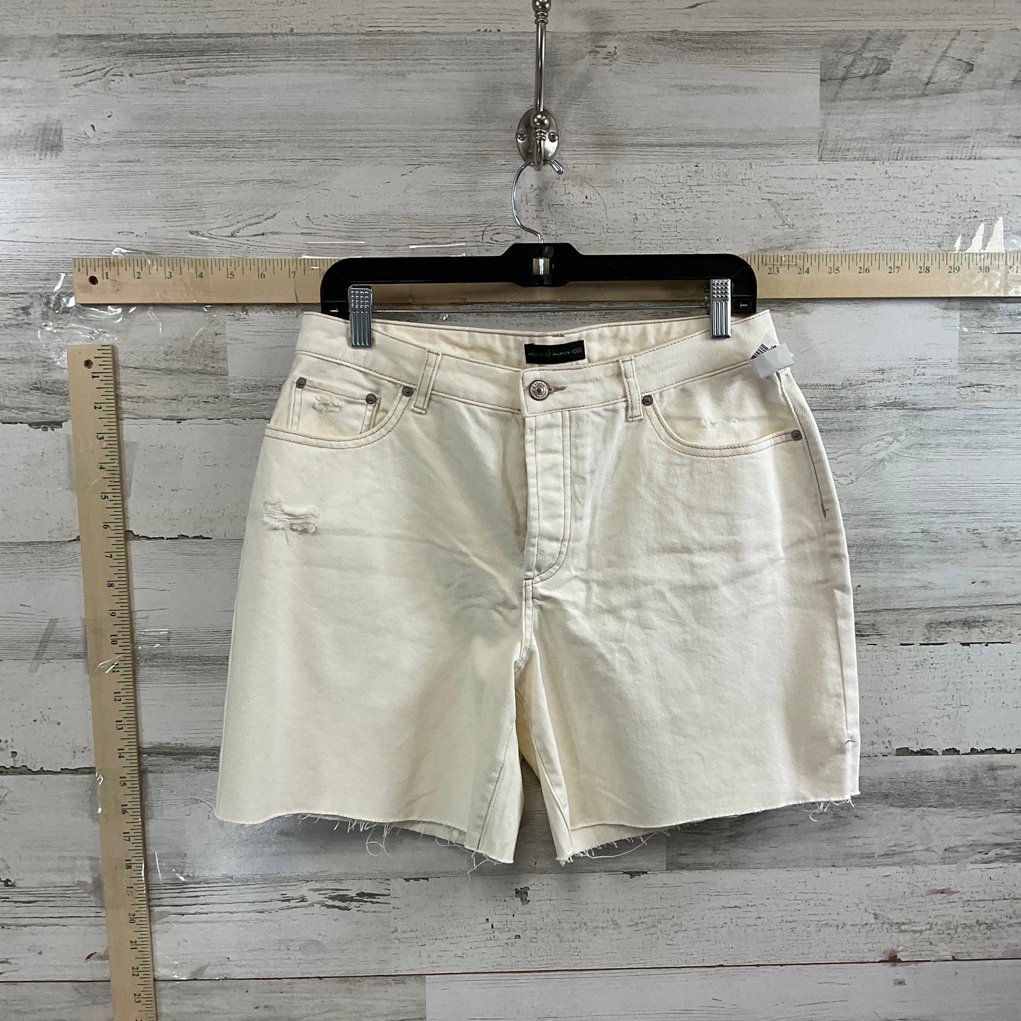 Cream Shorts House Of Harlow, Size 8