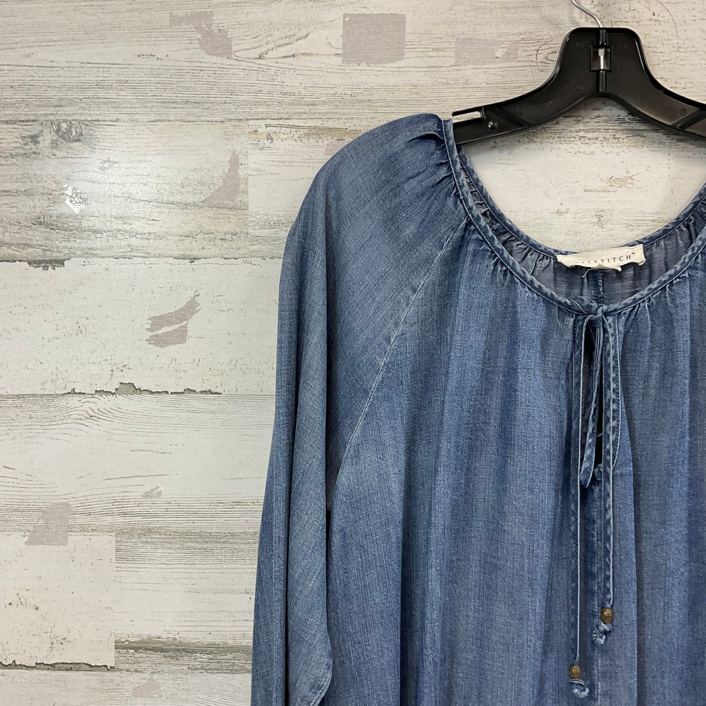 Top Long Sleeve By Lovestitch In Blue, Size: L