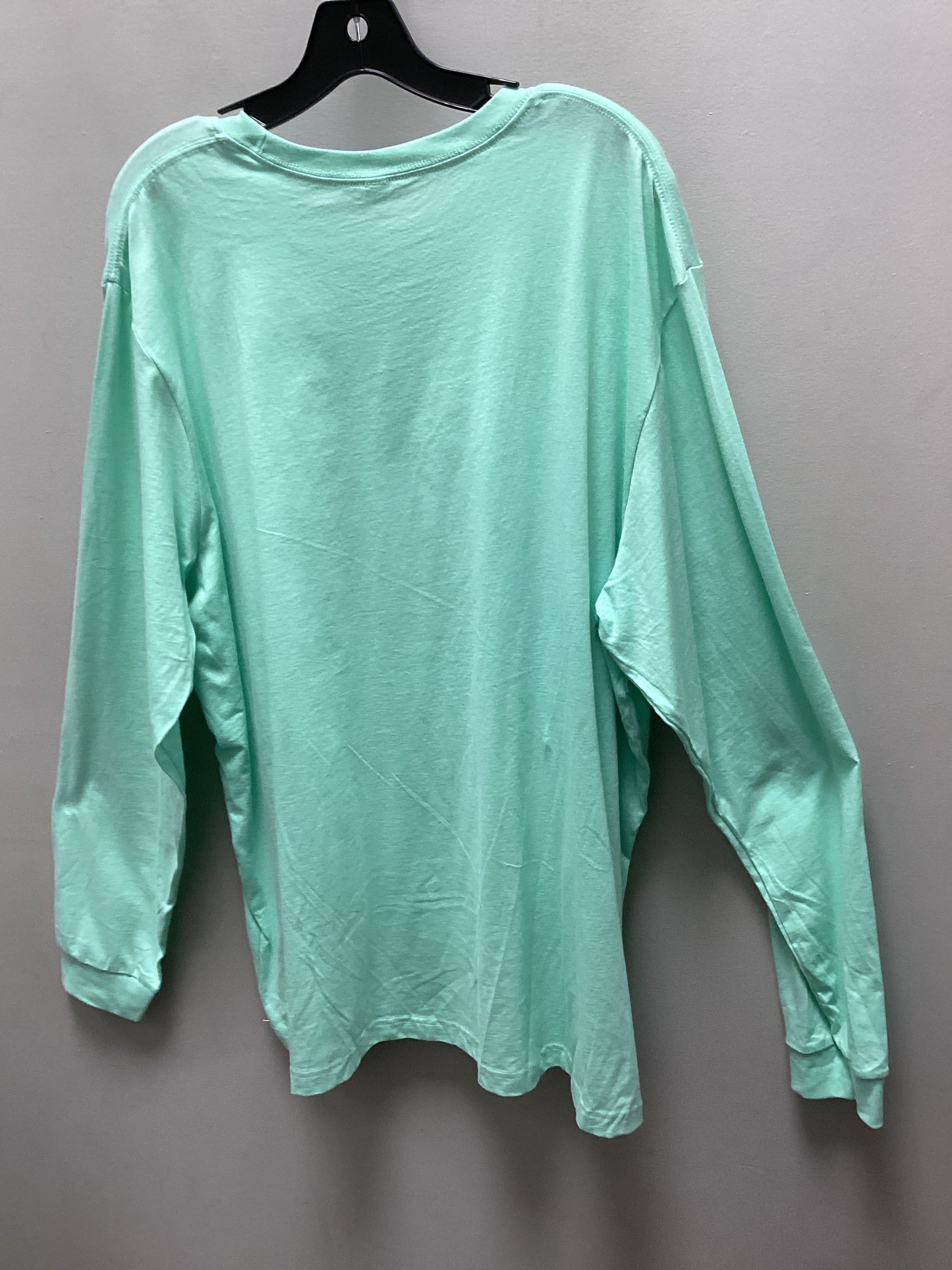 Top Long Sleeve By Bella + Canvas In Green, Size: 3x