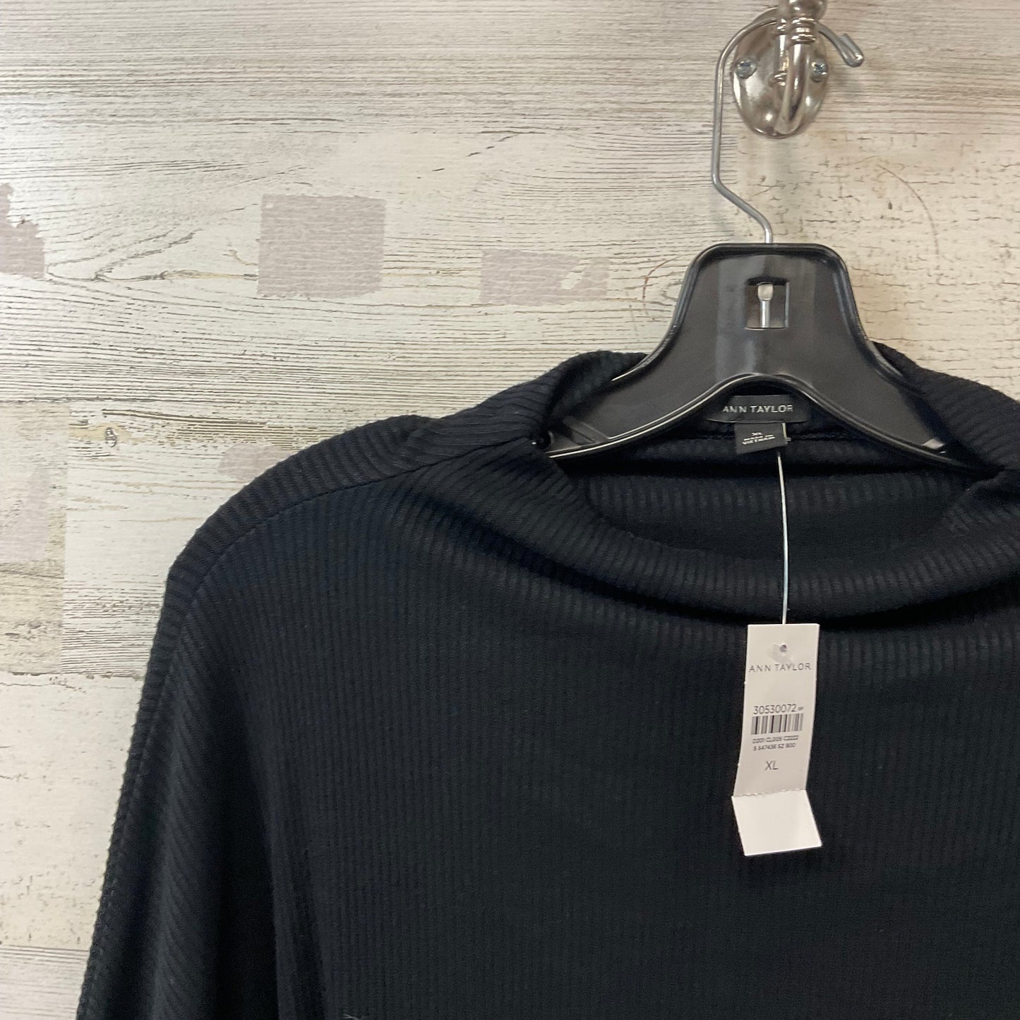 Top Long Sleeve By Ann Taylor In Black, Size: Xl