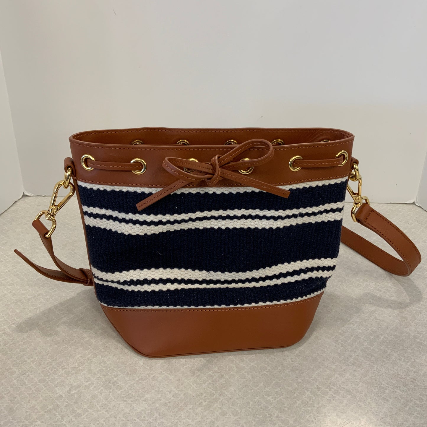 Crossbody By Vineyard Vines, Size: Medium