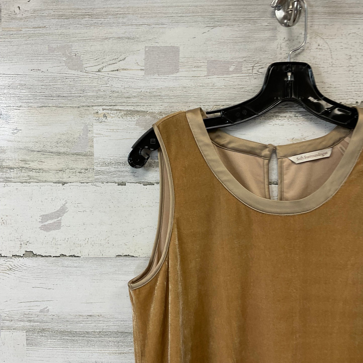 Top Sleeveless By Soft Surroundings In Gold, Size: S