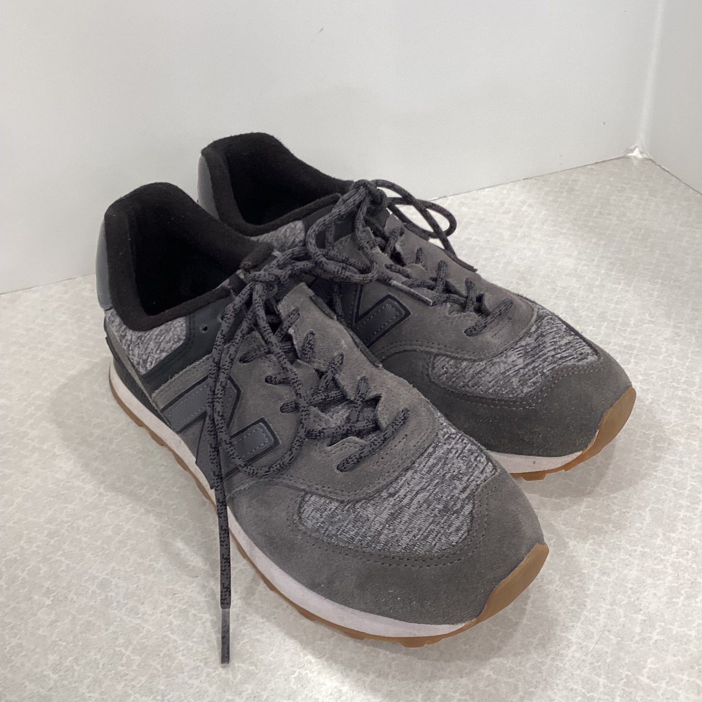 Shoes Sneakers By New Balance In Grey, Size: 9.5