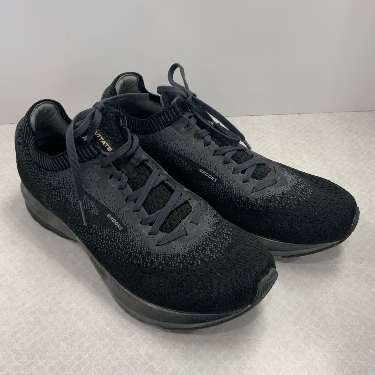 Shoes Athletic By Brooks In Black, Size: 11.5