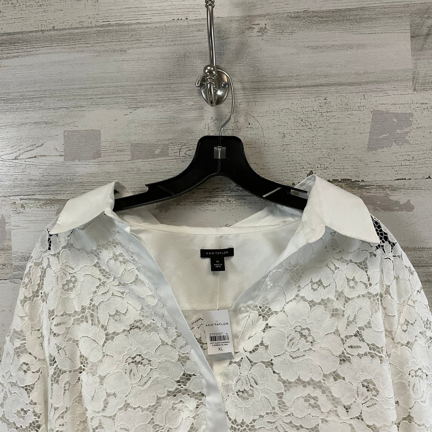 Blouse Long Sleeve By Ann Taylor In White, Size: Xl